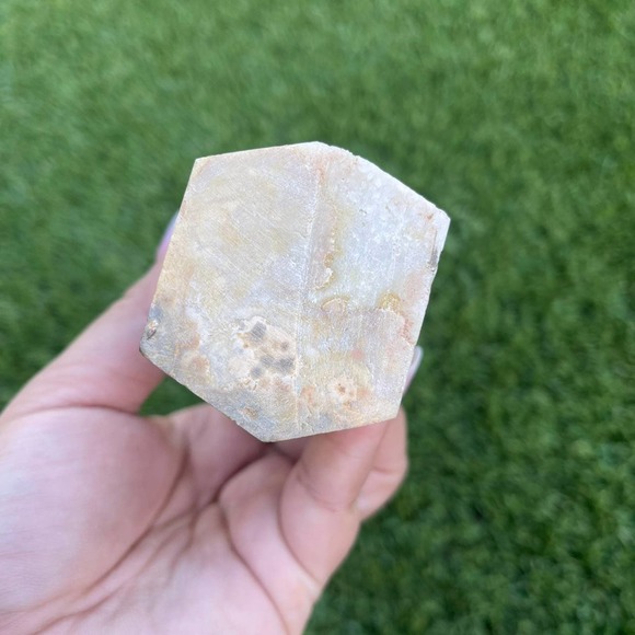 Banded Calcite Tower - Picture 5 of 10